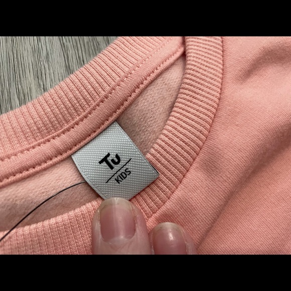 NWT Long Sweater w Colourful Leopard Print on Word ‘Love’ on Front Sz 10 Yrs. - Picture 3 of 3